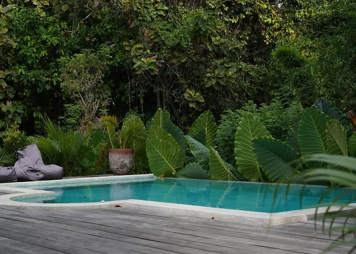 Rumah Bambu Gladek Tiga Hotel