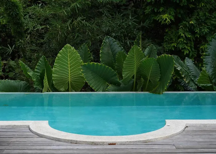 Rumah Bambu Gladek Tiga Uluwatu (Bali)