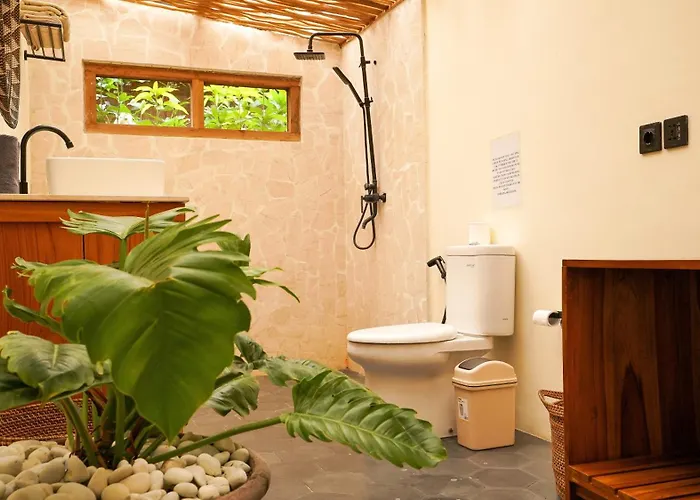 Rumah Bambu Gladek Tiga Hotel