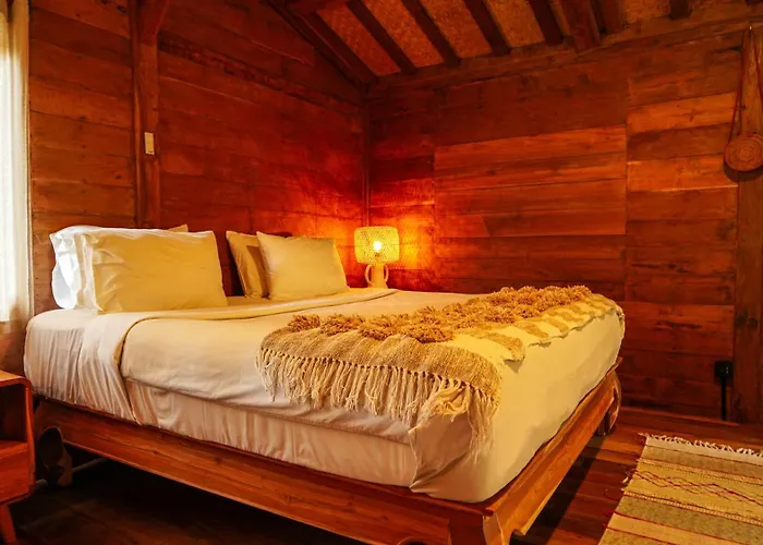 Hotel Rumah Bambu Gladek Tiga *