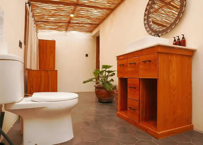 Rumah Bambu Gladek Tiga Hotel